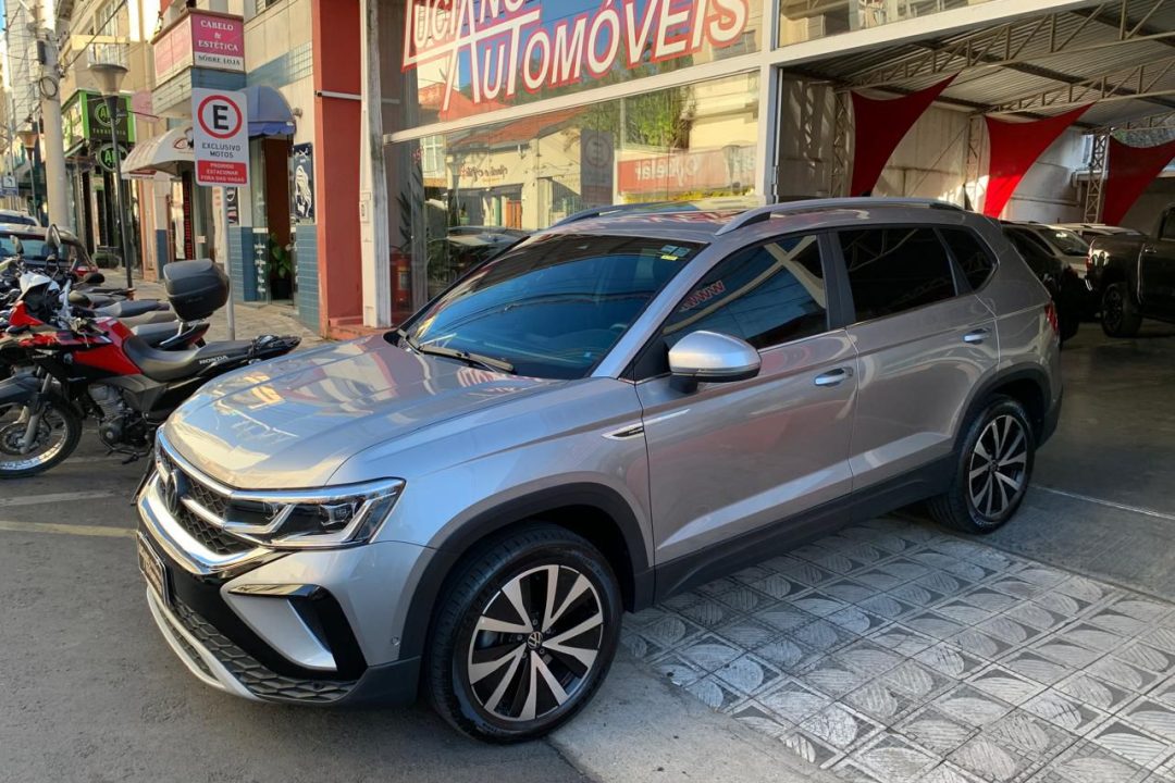 VOLKSWAGEN_TAOS_1