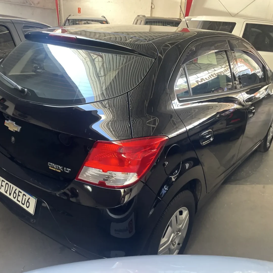 chevrolet-onix-1-0-mpfi-lt-8v-flex-4p-manual-wmimagem18435420027